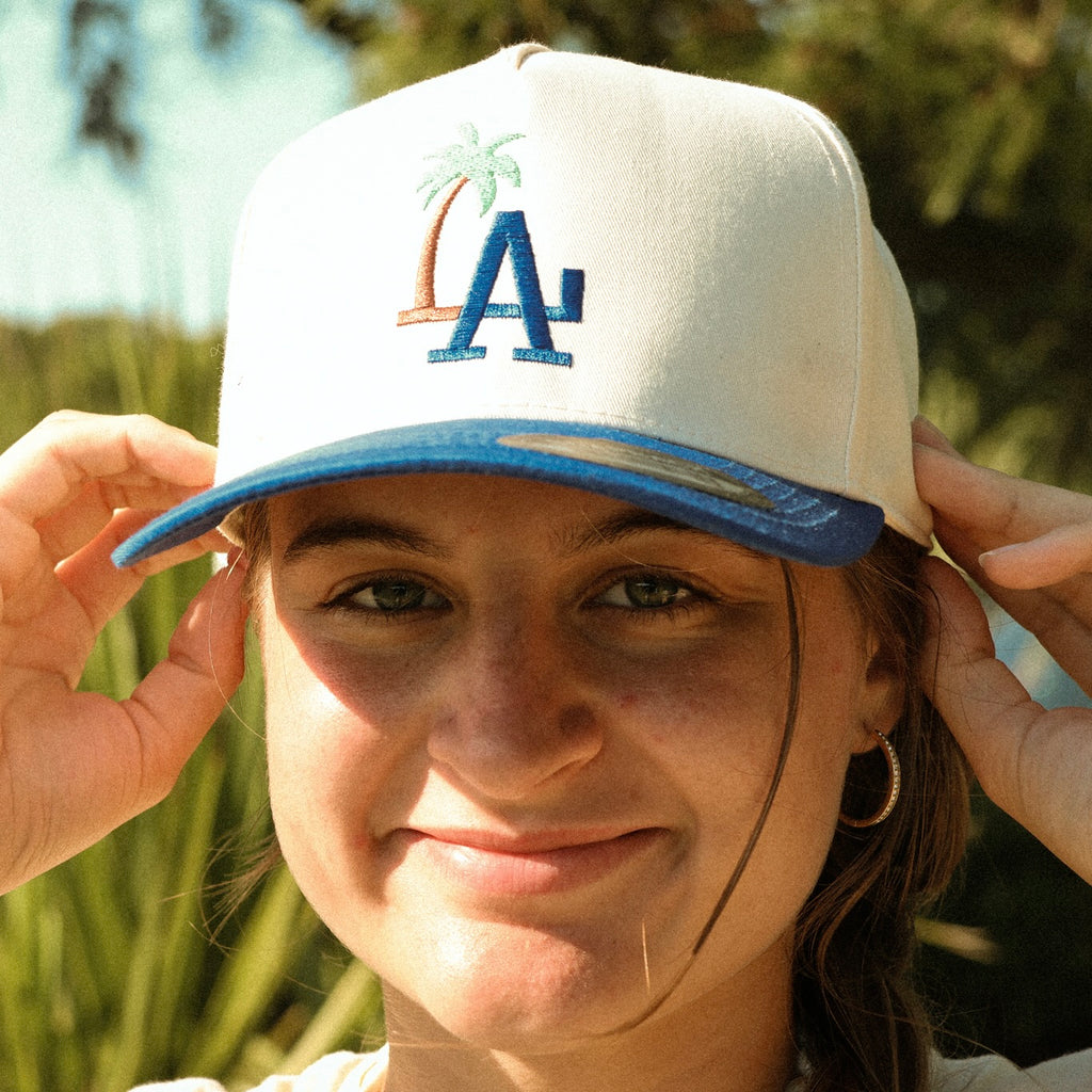 La Embroidered Snapback - Pinacava